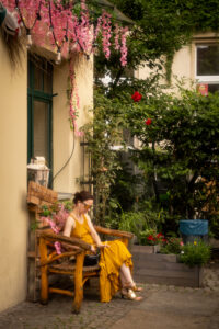 Berlin Mitte person sits and listens to music